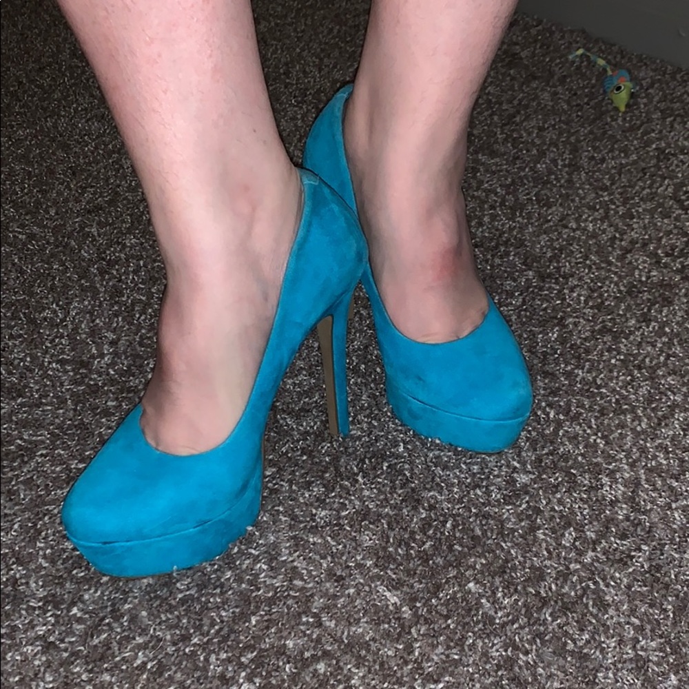 Jessica Simpson Waleo Platform Pumps